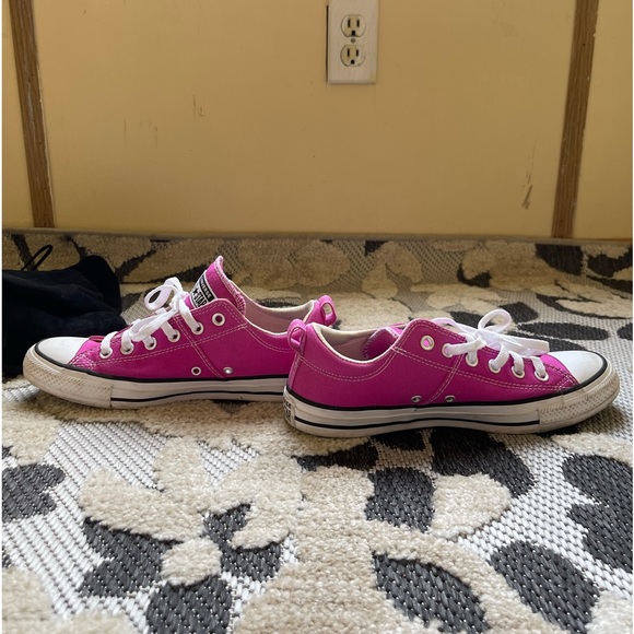 Pink Converse - Picture 3 of 4